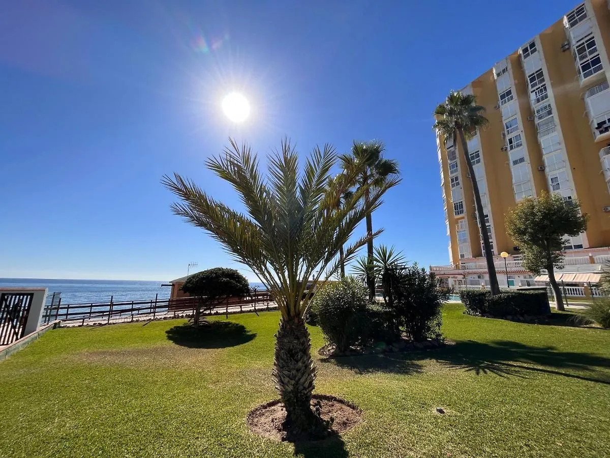 Apartment Studio On The Beach Front Malaga